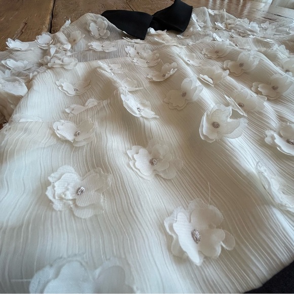 KARL LAGERFELD Black & White Flower Appliqué Dress - Picture 2 of 5